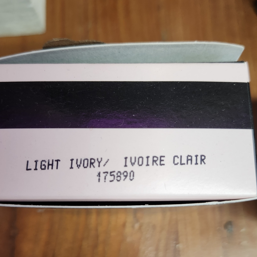 Mary Kay Light Ivory Setting Powder